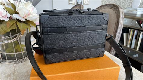 lv handle soft trunk